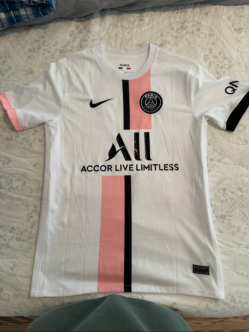 PSG Mens White Pink Accent Soccer Jersey by Nike